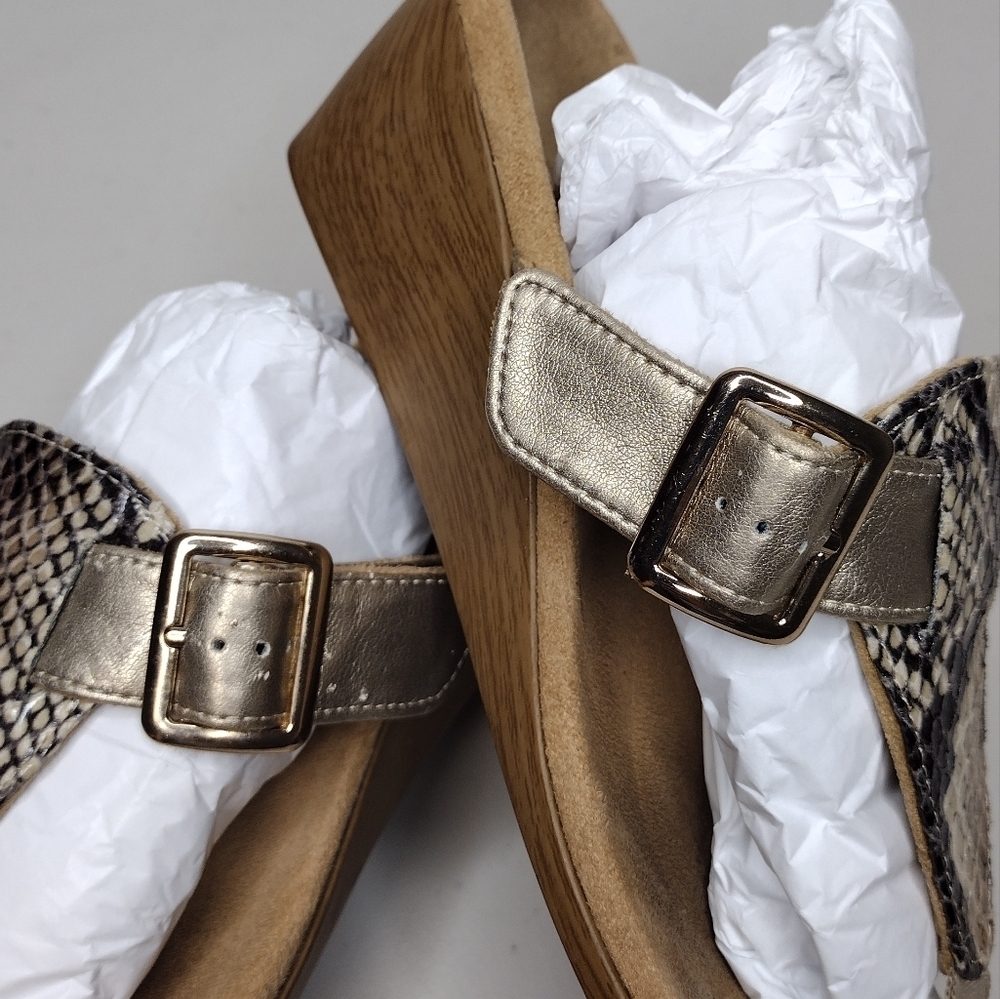 Vionic Alanis Women's Snakeskin Leather Toe-Post Wedge Sandals - Picture 10 of 15